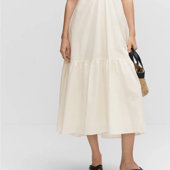 Elegant Cream Sleeveless Dress - Picture 5 of 7